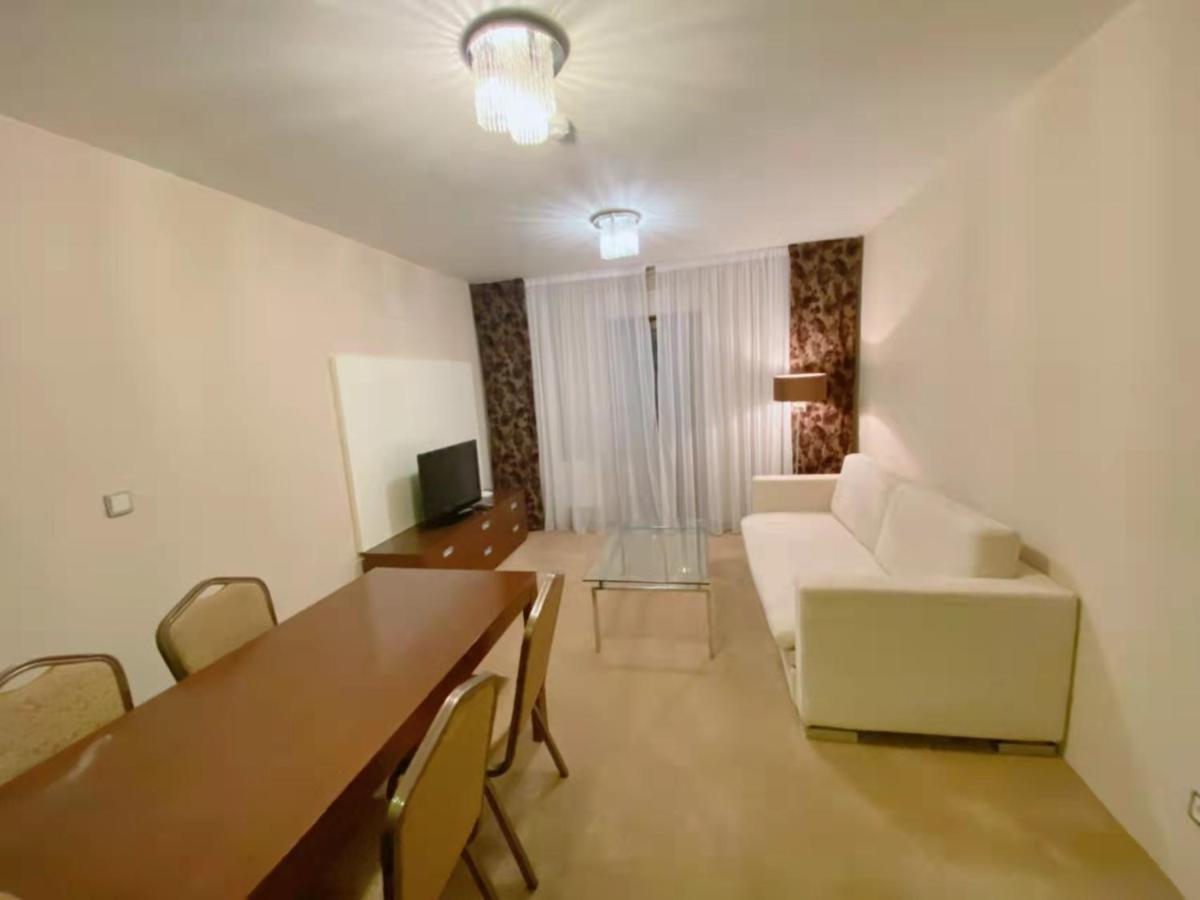 Golden Fish Apartmany Xia Plzen Exterior photo