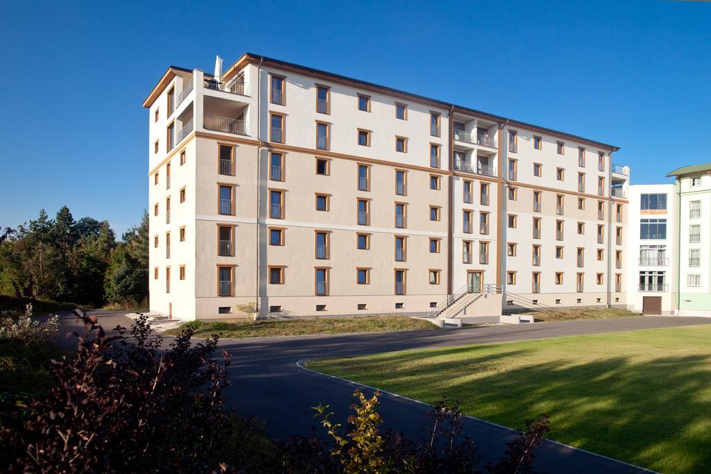 Golden Fish Apartmany Xia Plzen Exterior photo