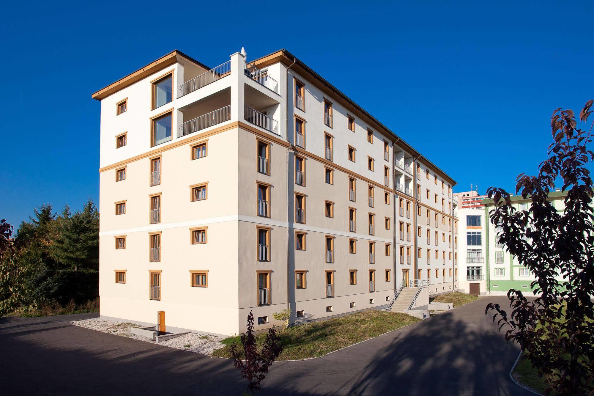 Golden Fish Apartmany Xia Plzen Exterior photo